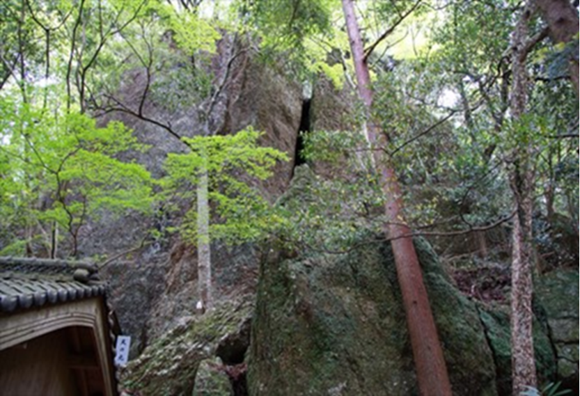 立岩神社